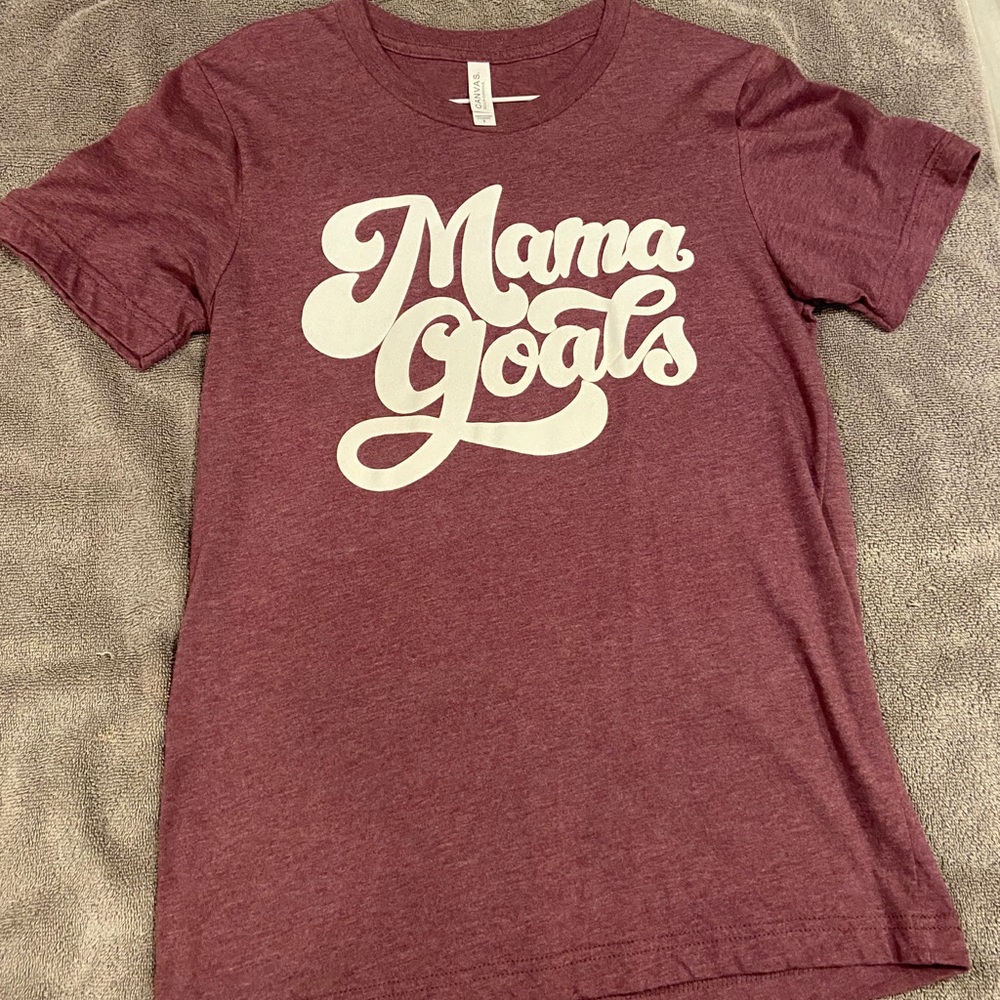 Small shop mama tee